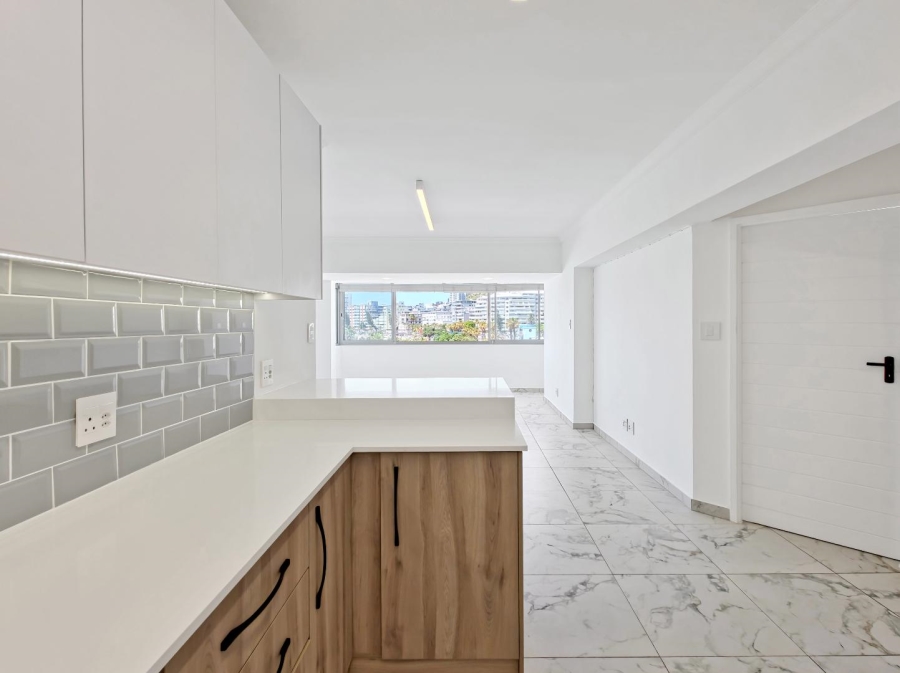 To Let 2 Bedroom Property for Rent in Sea Point Western Cape